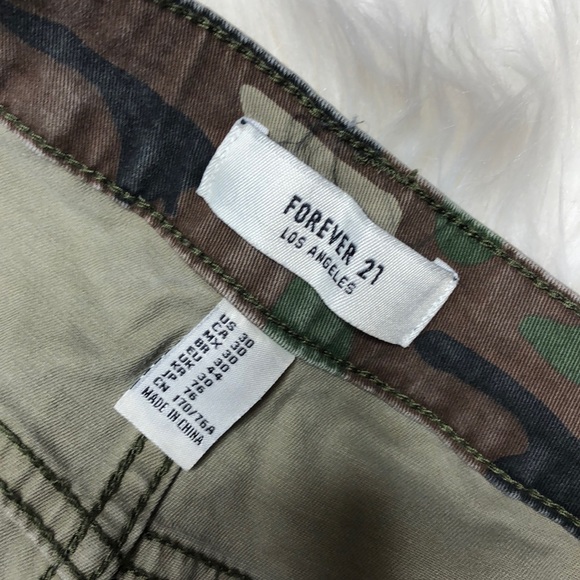 For ever 21 army shorts - Picture 3 of 3